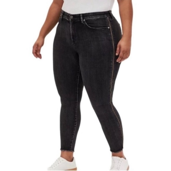 TORRID SKY HIGH SKINNY SUPER SOFT HIGH-RISE JEAN - Picture 1 of 7